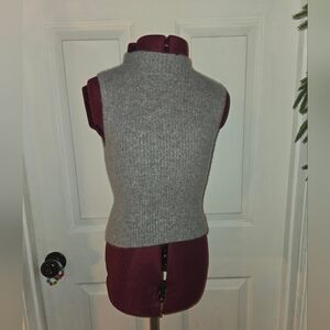 House Of Harlow Cashmere Ribbed Mock Neck Gray Sleeveless Top